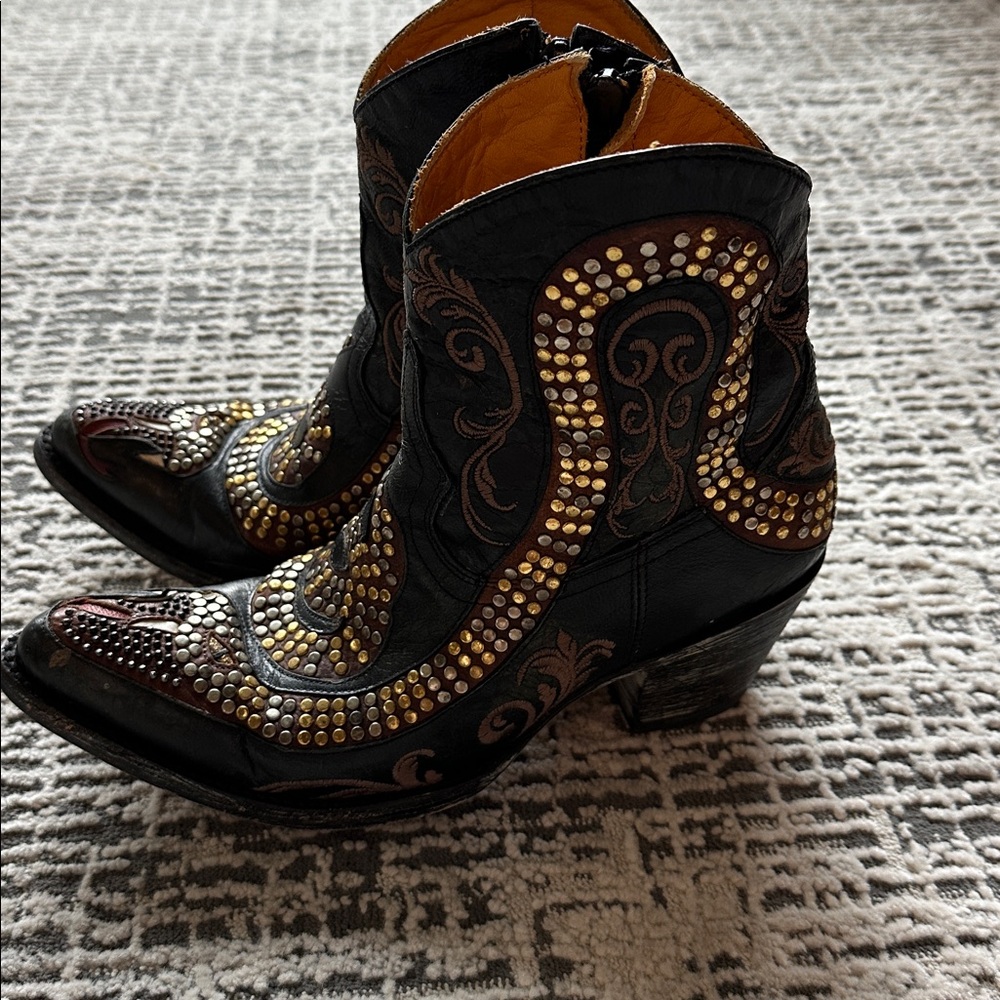 Old Gringo RARE Studded Black and Gold Western Boots - Picture 2 of 7